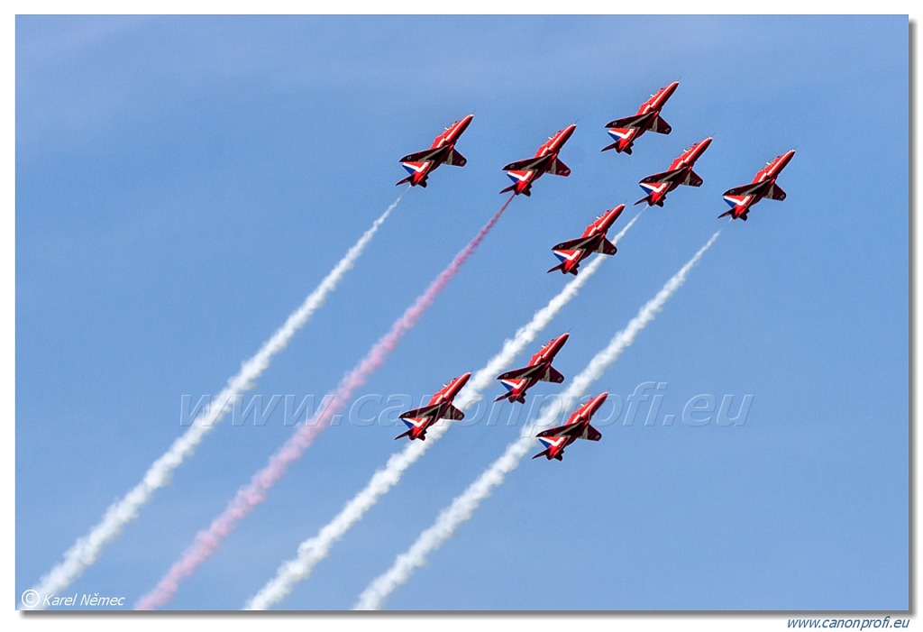 Red Arrows - 9x BAE Hawk T1