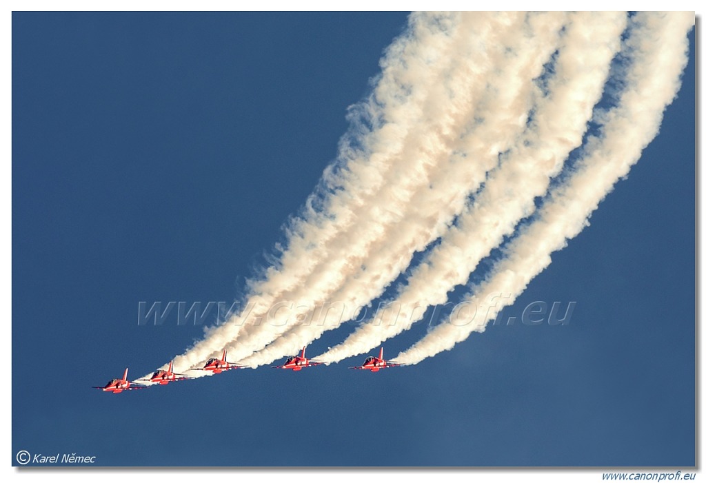Red Arrows - 9x BAE Hawk T1