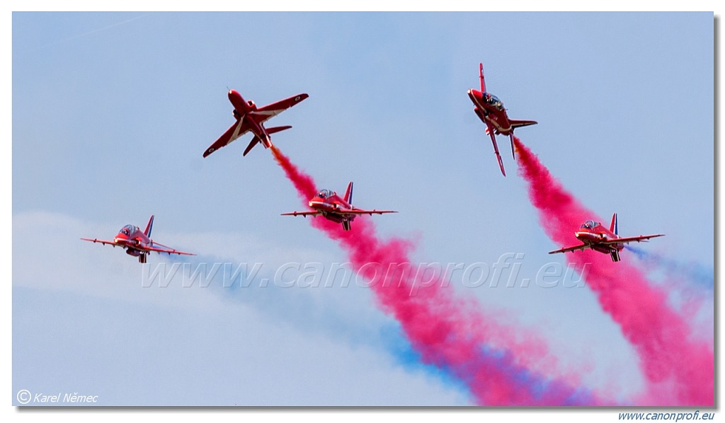 Red Arrows - 9x BAE Hawk T1