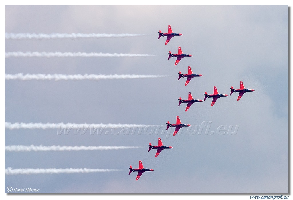 Red Arrows - 9x BAE Hawk T1