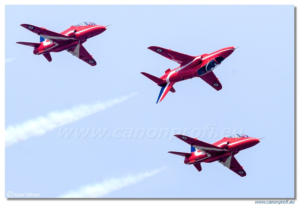 Red Arrows - 9x BAE Hawk T1