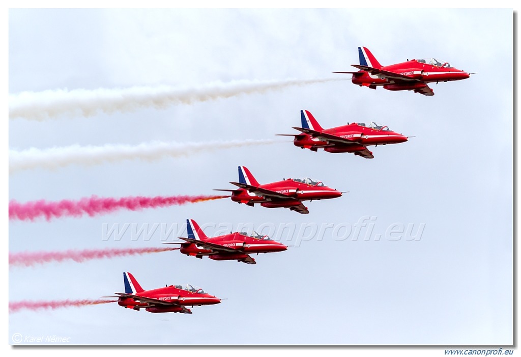 Red Arrows - 9x BAE Hawk T1