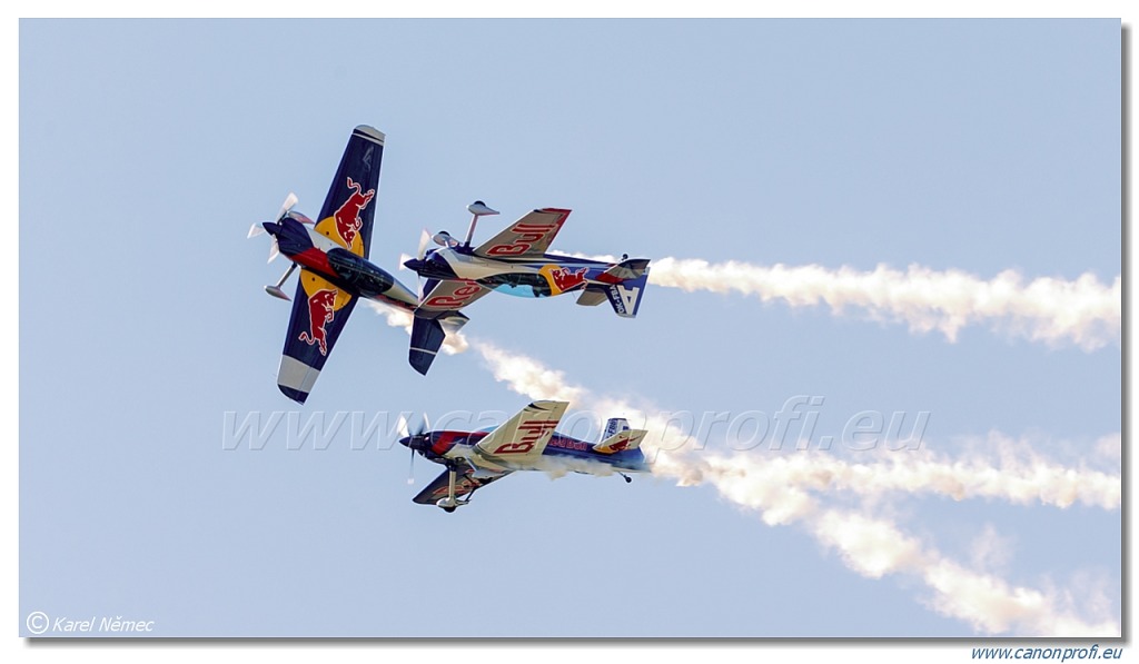 Red Bull - 4x XtremeAir XA-42 Sbach 342