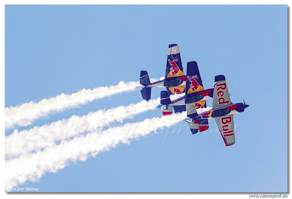 Red Bull - 4x XtremeAir XA-42 Sbach 342