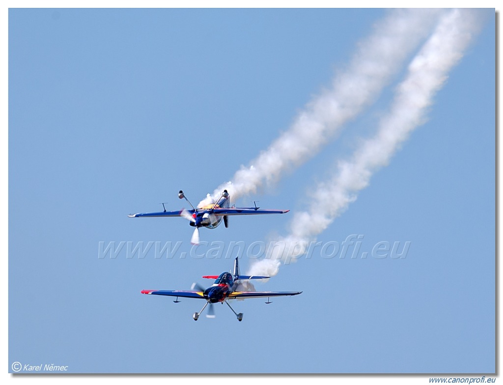 Red Bull - 4x XtremeAir XA-42 Sbach 342