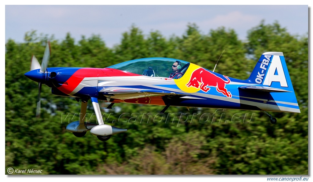 Red Bull - 4x XtremeAir XA-42 Sbach 342