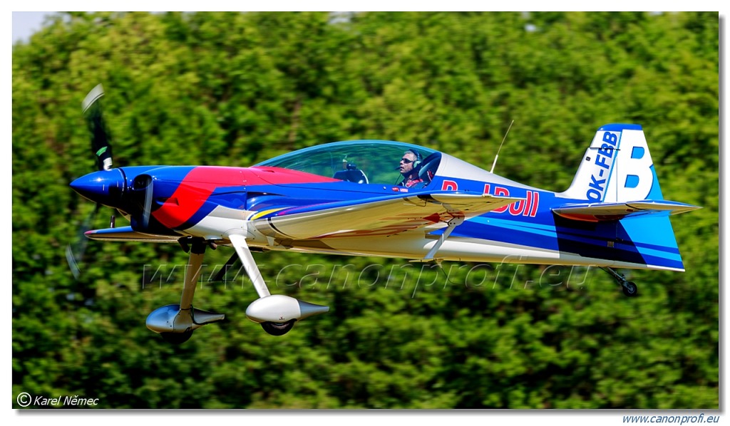 Red Bull - 4x XtremeAir XA-42 Sbach 342