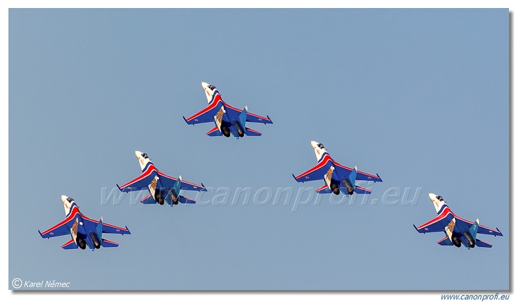 Russian Knights (Russkiye Vityazi) - 3x Sukhoi Su-27P, 2x Sukhoi Su-27UB