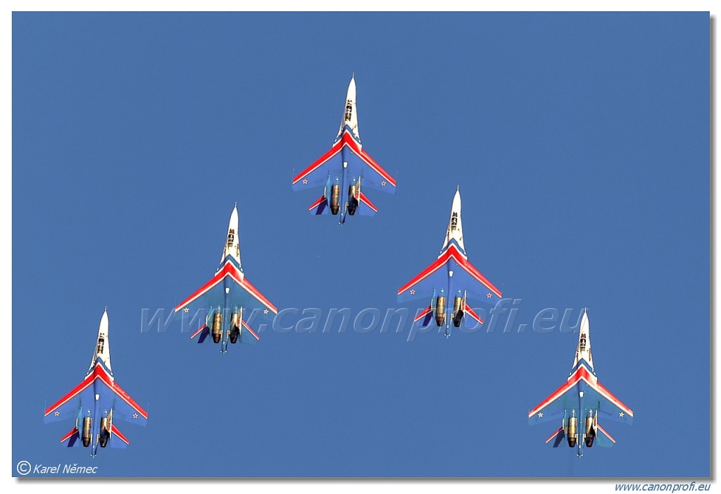 Russian Knights (Russkiye Vityazi) - 3x Sukhoi Su-27P, 2x Sukhoi Su-27UB