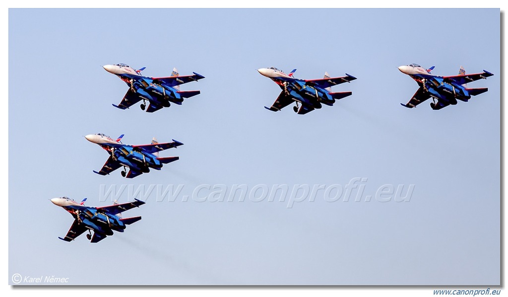 Russian Knights (Russkiye Vityazi) - 3x Sukhoi Su-27P, 2x Sukhoi Su-27UB