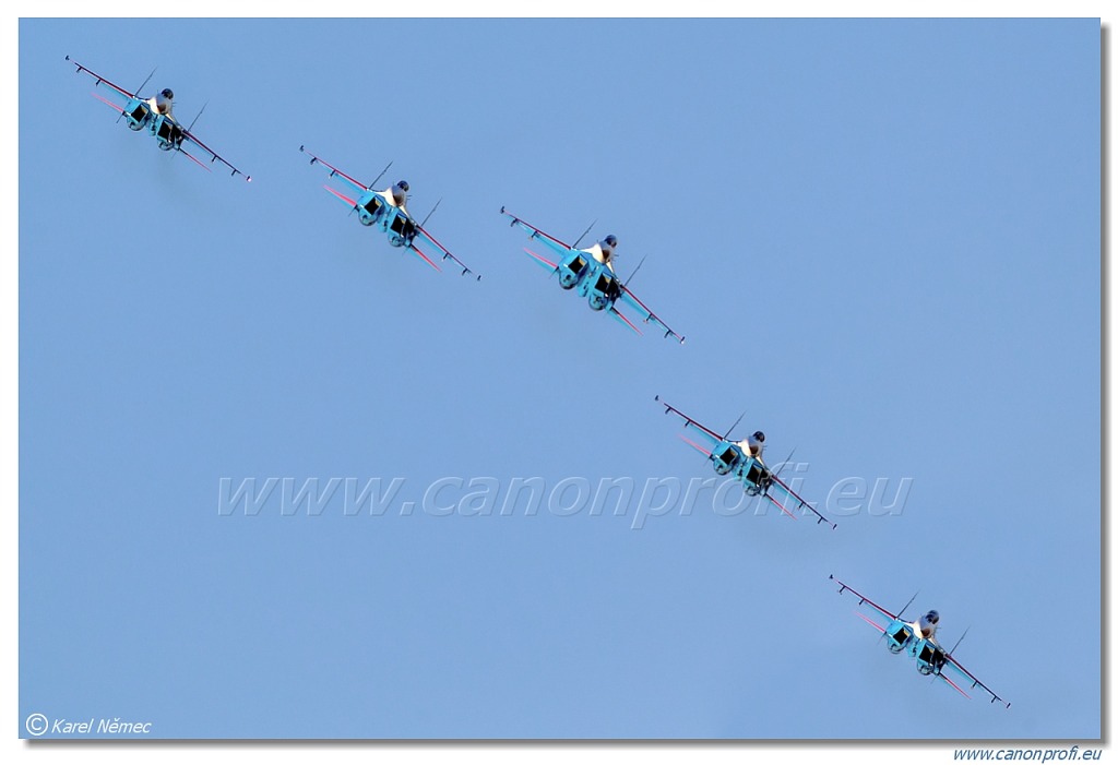 Russian Knights (Russkiye Vityazi) - 3x Sukhoi Su-27P, 2x Sukhoi Su-27UB