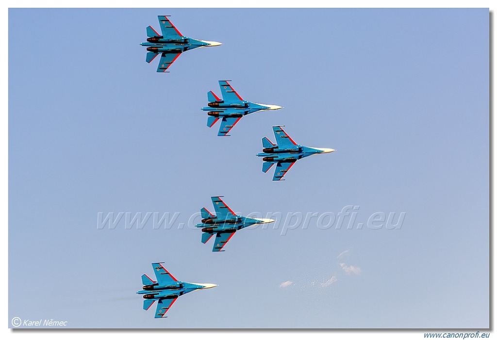 Russian Knights (Russkiye Vityazi) - 3x Sukhoi Su-27P, 2x Sukhoi Su-27UB