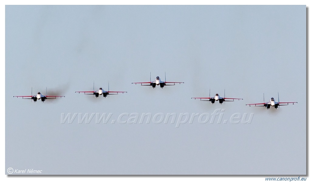 Russian Knights (Russkiye Vityazi) - 3x Sukhoi Su-27P, 2x Sukhoi Su-27UB