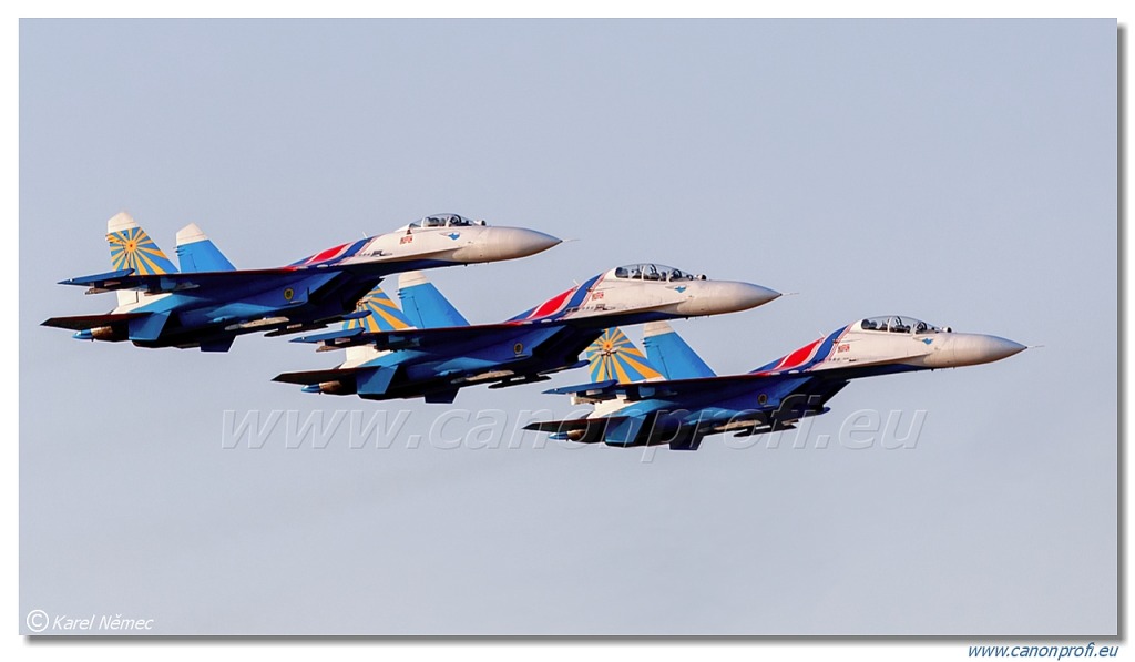 Russian Knights (Russkiye Vityazi) - 3x Sukhoi Su-27P, 2x Sukhoi Su-27UB