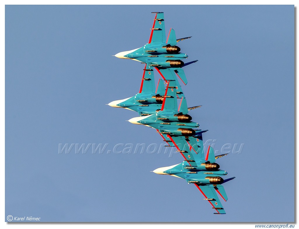 Russian Knights (Russkiye Vityazi) - 3x Sukhoi Su-27P, 2x Sukhoi Su-27UB