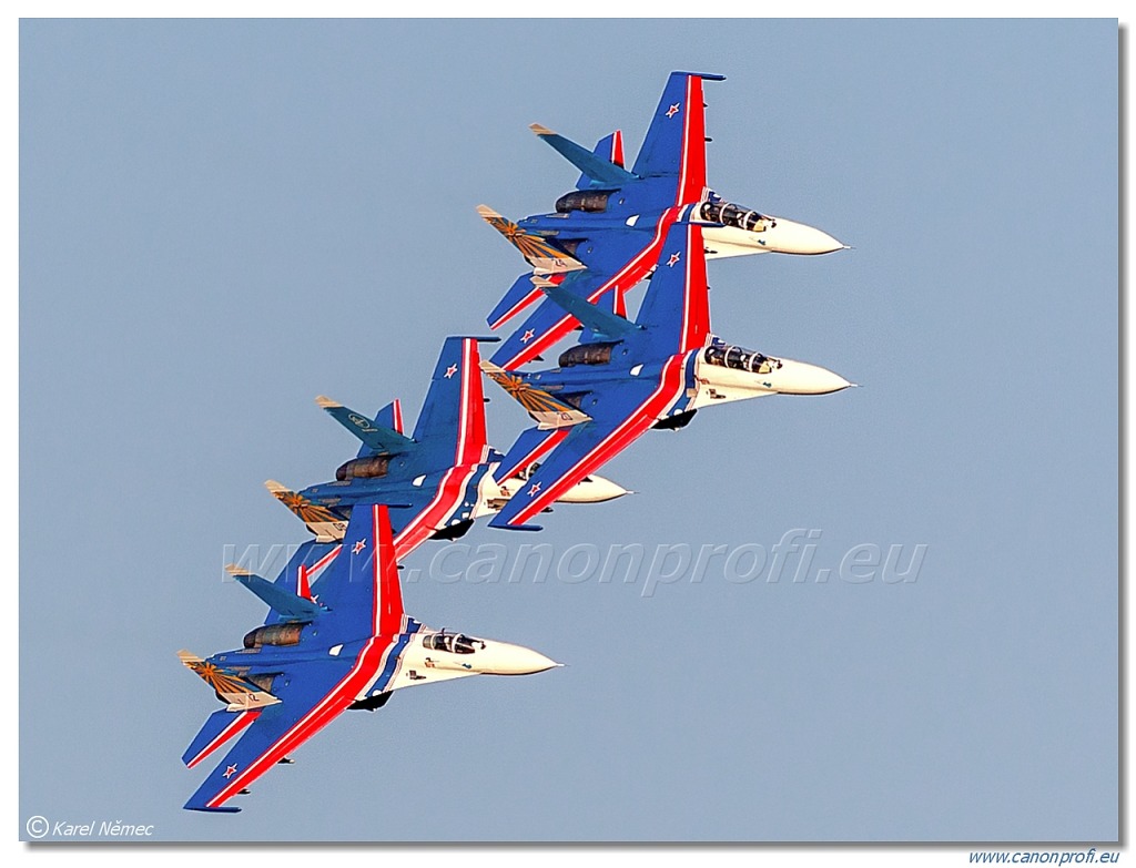 Russian Knights (Russkiye Vityazi) - 3x Sukhoi Su-27P, 2x Sukhoi Su-27UB