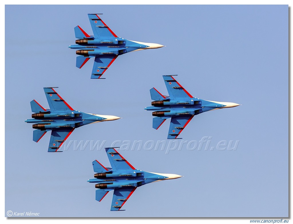 Russian Knights (Russkiye Vityazi) - 3x Sukhoi Su-27P, 2x Sukhoi Su-27UB