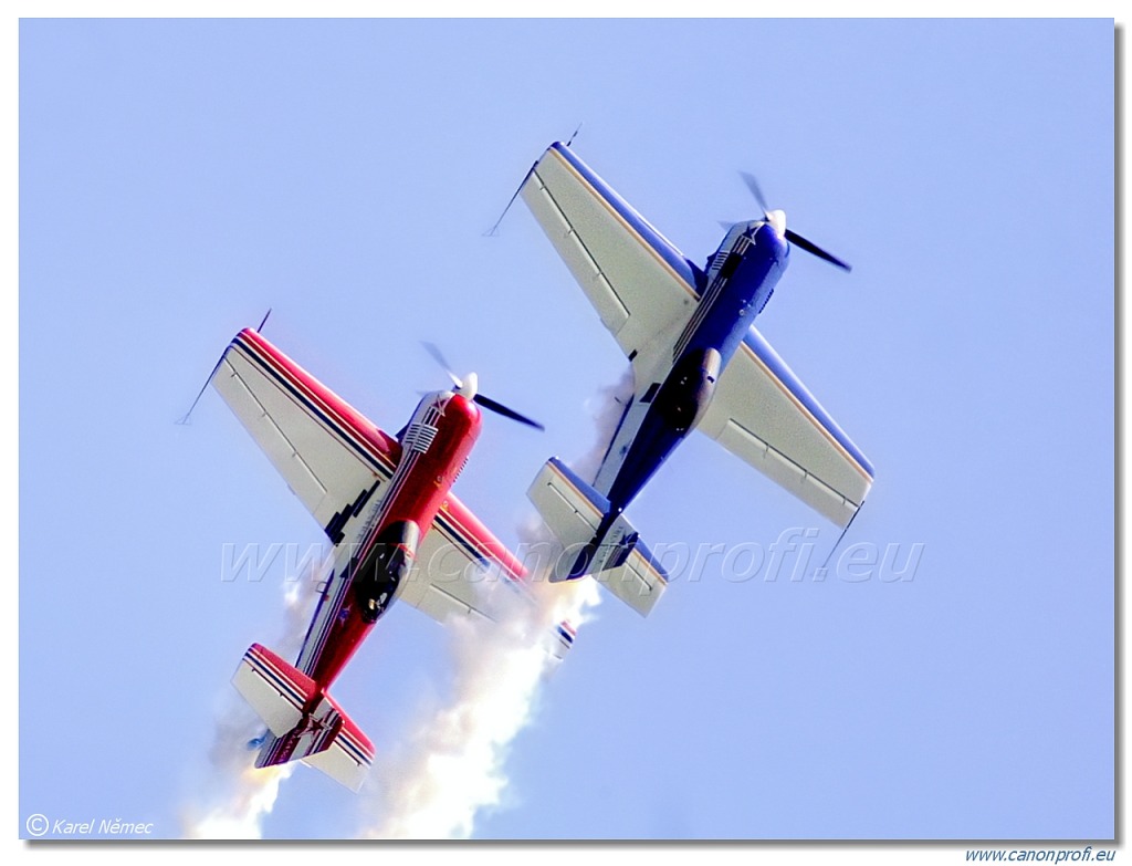 Sukhoi duo - Sukhoi Su-26 + Su-31