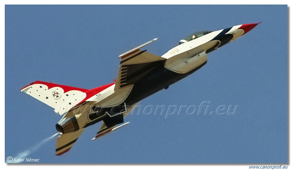 Thunderbirds - 4x General Dynamics F-16C Fighting Falcon