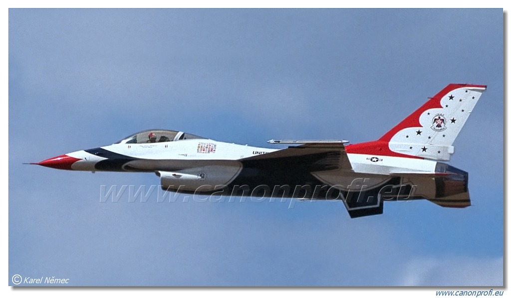 Thunderbirds - 4x General Dynamics F-16C Fighting Falcon