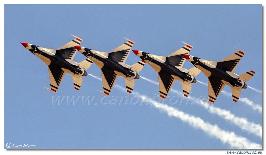 Thunderbirds - 4x General Dynamics F-16C Fighting Falcon