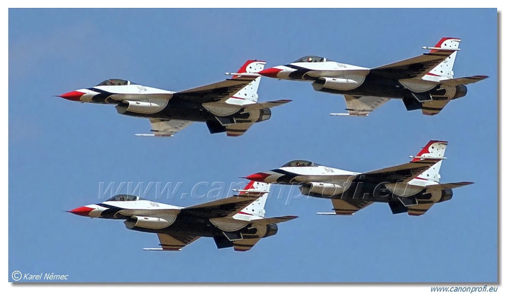 Thunderbirds - 4x General Dynamics F-16C Fighting Falcon