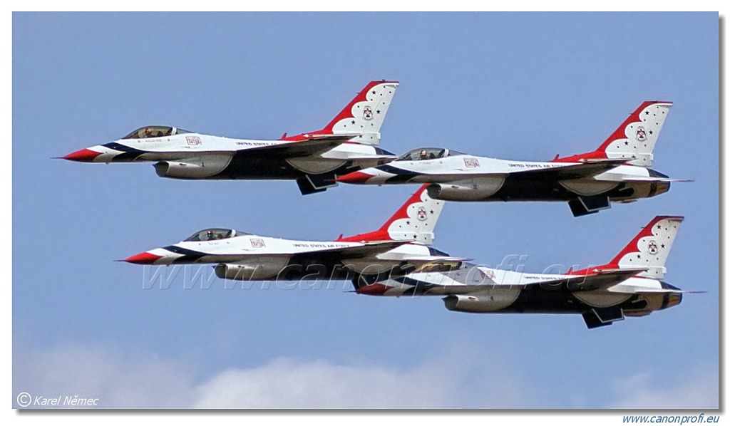Thunderbirds - 4x General Dynamics F-16C Fighting Falcon