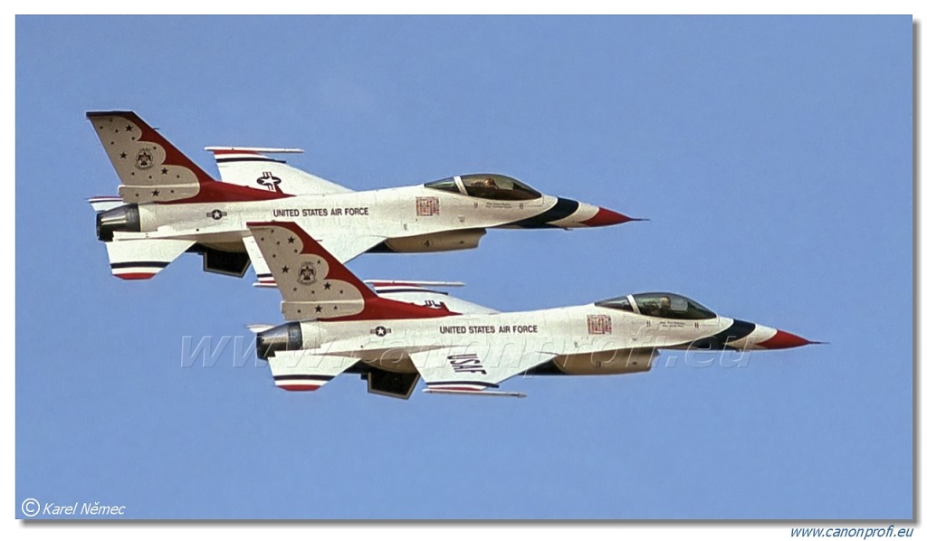 Thunderbirds - 4x General Dynamics F-16C Fighting Falcon