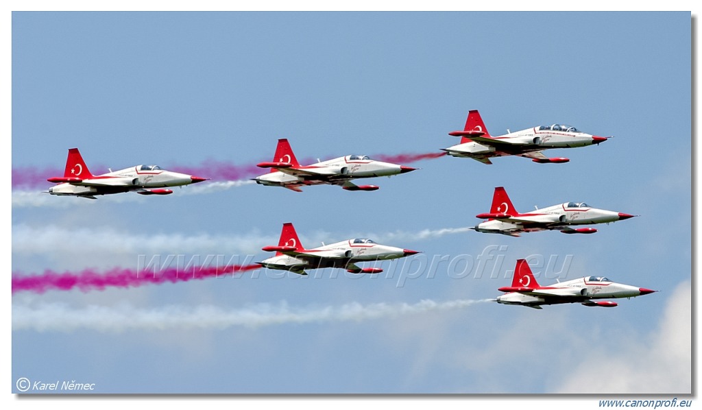 Türk Yıldızları (Turkish Stars) - 6x NF-5A, 2x NF-5B Freedom Fighter