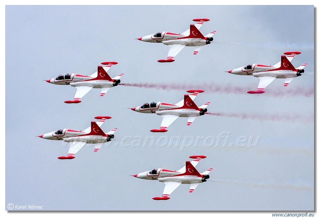 Türk Yıldızları (Turkish Stars) - 6x NF-5A, 2x NF-5B Freedom Fighter