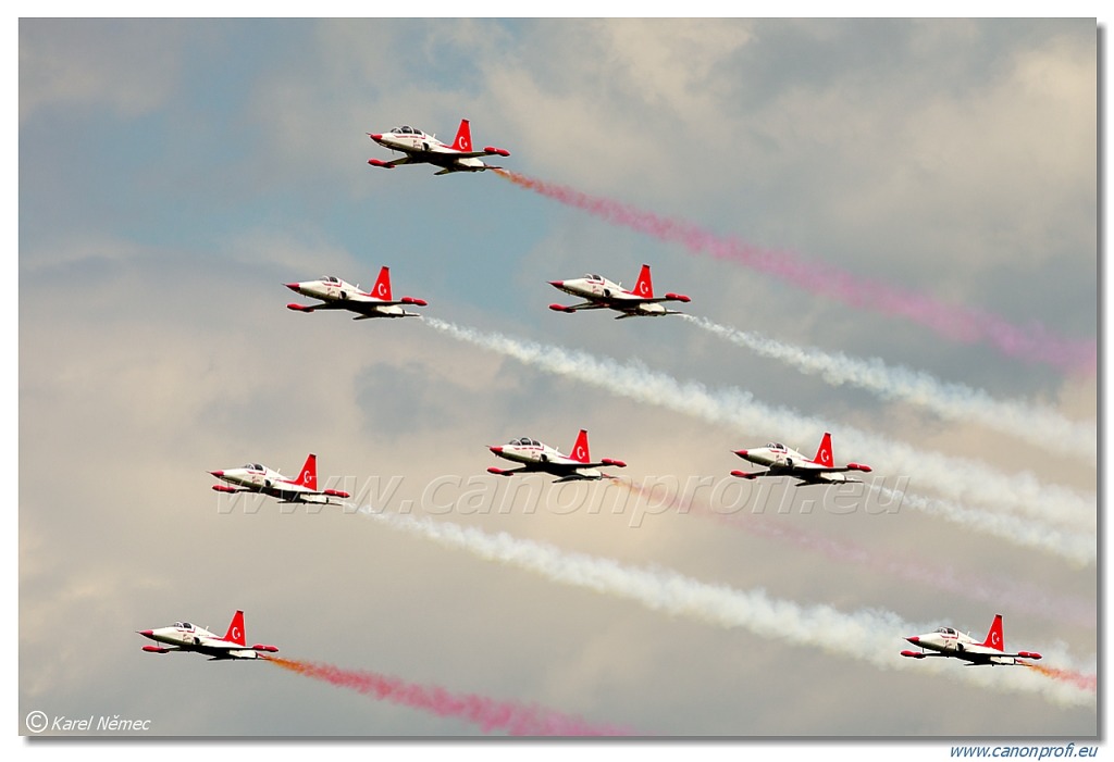 Türk Yıldızları (Turkish Stars) - 6x NF-5A, 2x NF-5B Freedom Fighter