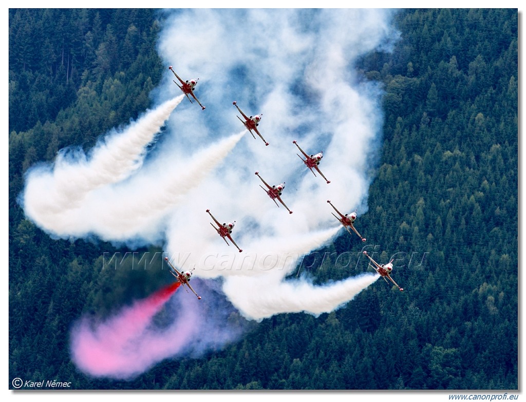 Türk Yıldızları (Turkish Stars) - 6x NF-5A, 2x NF-5B Freedom Fighter