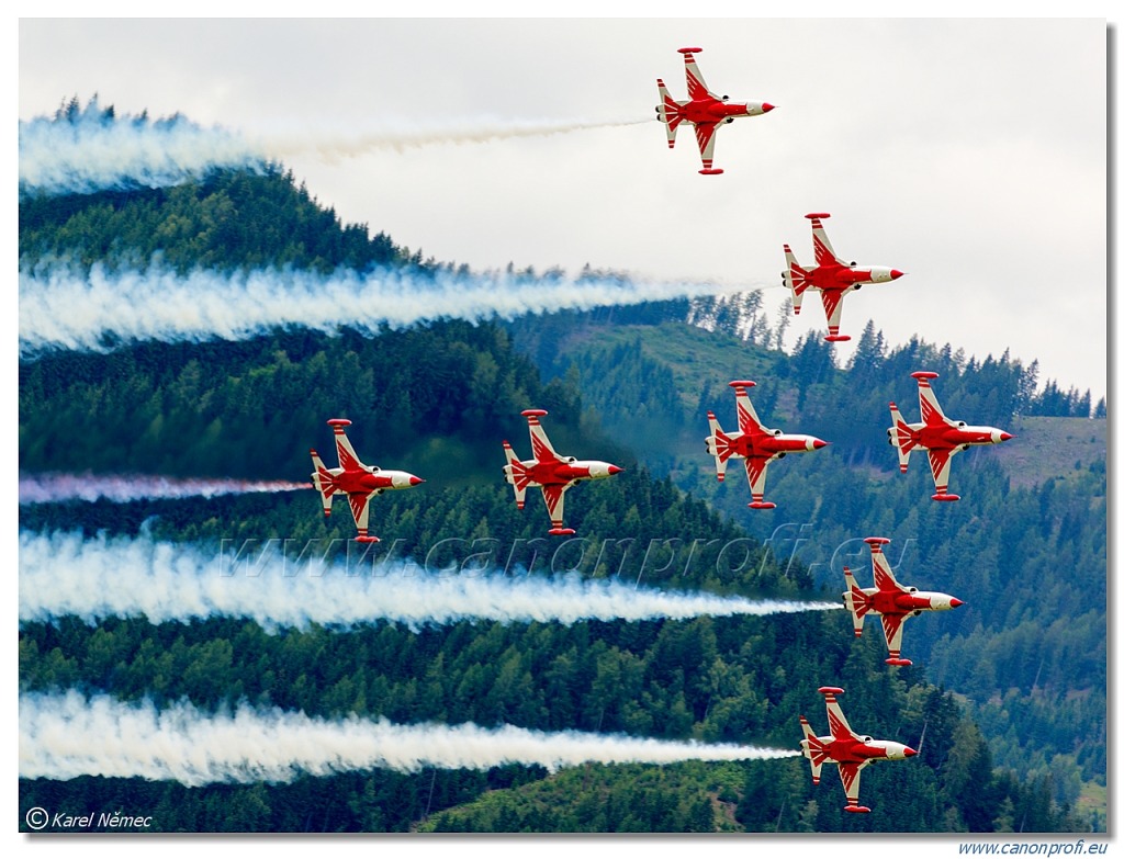 Türk Yıldızları (Turkish Stars) - 6x NF-5A, 2x NF-5B Freedom Fighter