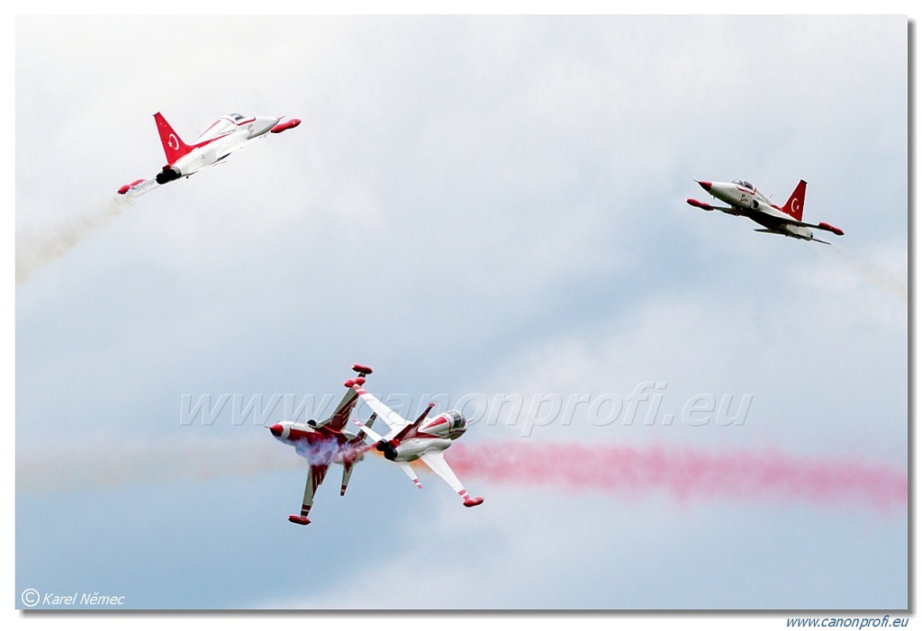 Türk Yıldızları (Turkish Stars) - 6x NF-5A, 2x NF-5B Freedom Fighter