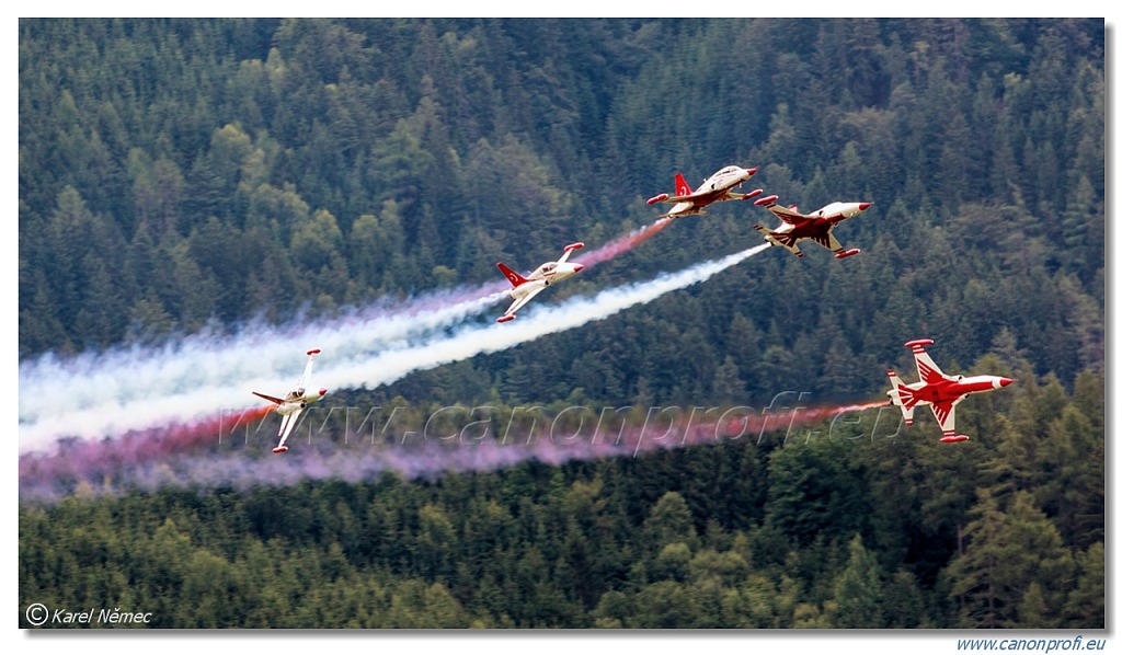 Türk Yıldızları (Turkish Stars) - 6x NF-5A, 2x NF-5B Freedom Fighter