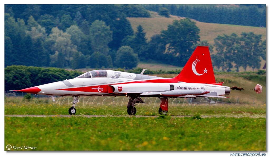 Türk Yıldızları (Turkish Stars) - 6x NF-5A, 2x NF-5B Freedom Fighter