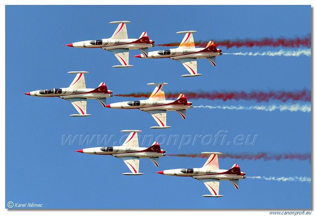 Türk Yıldızları (Turkish Stars) - 6x NF-5A, 2x NF-5B Freedom Fighter