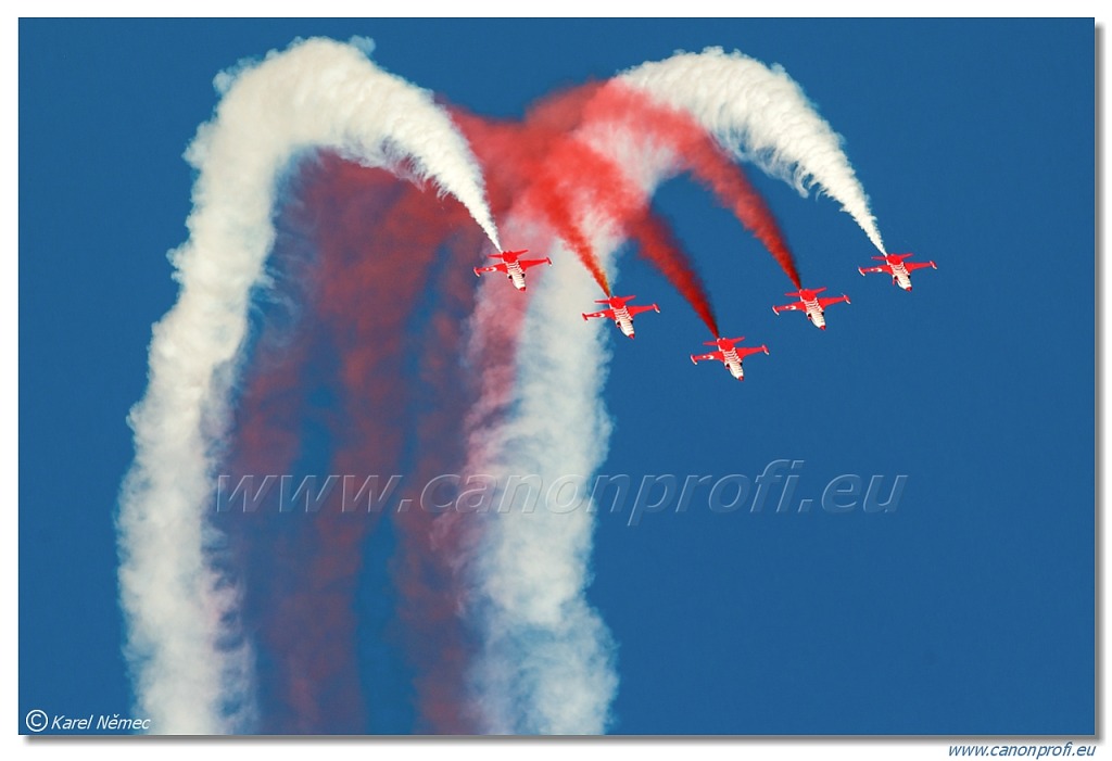 Türk Yıldızları (Turkish Stars) - 6x NF-5A, 2x NF-5B Freedom Fighter