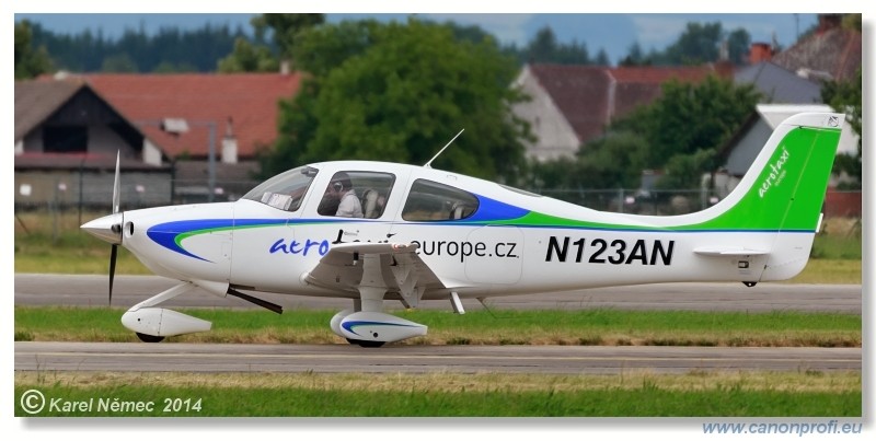 Helicopter Show 2014 - Hradec Krlov