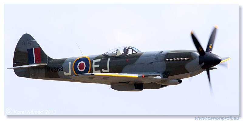 Duxford - Lietajce legendy 2013