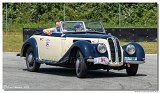 94 - Ivana Neumannov + Tereza kov - BMW 327 Sportkabriolet 1939 - 1998 
