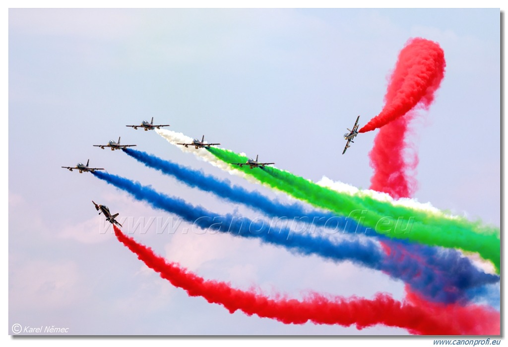 Al Fursan UAE aerobatic display team (The Knights) – 7x Aermacchi MB-339NAT