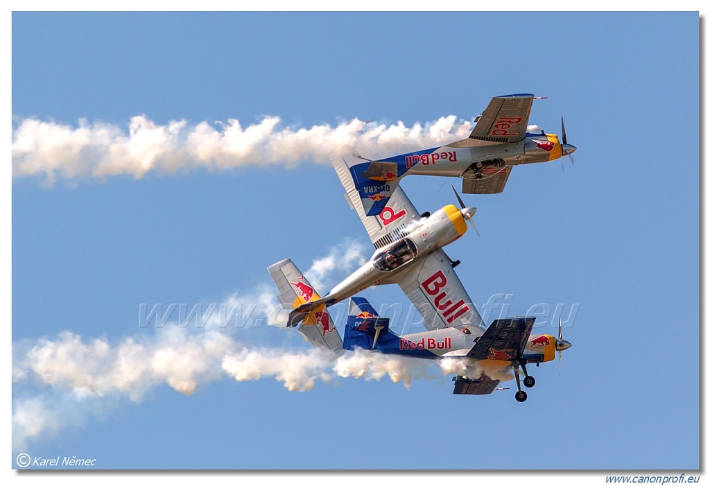 Flying Bulls Aerobatics Team - 4x Zlin Z-50LX