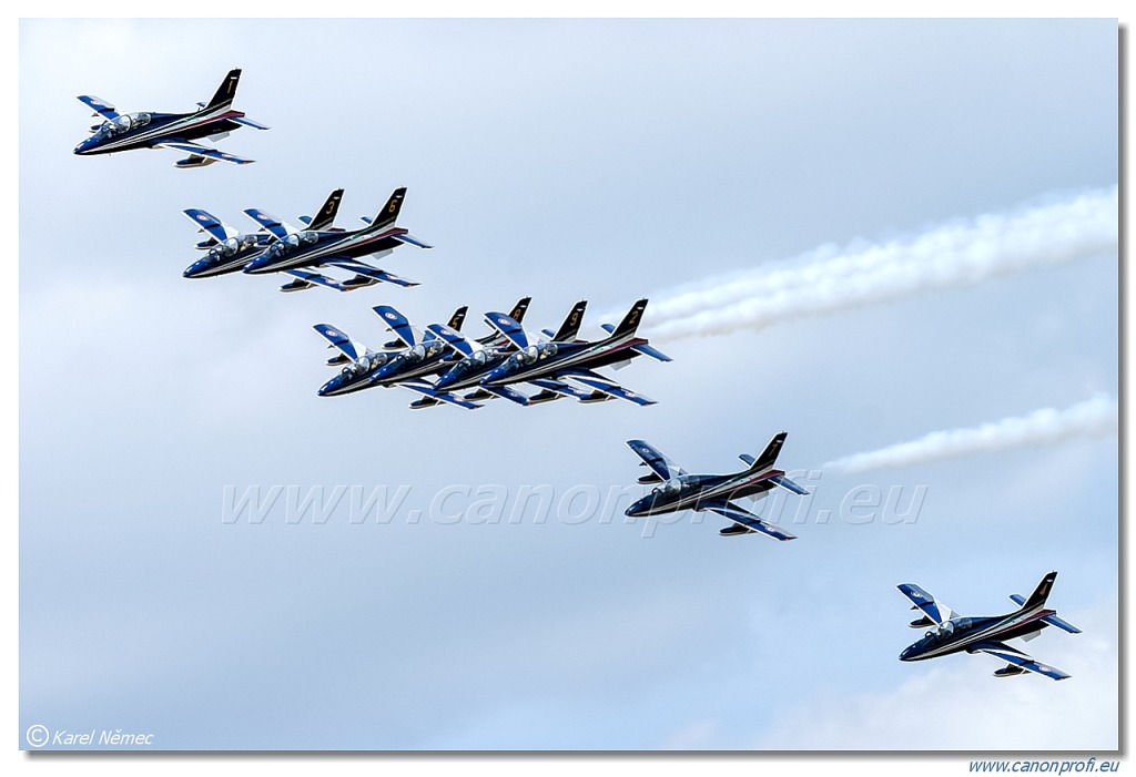 Frecce Tricolori - 9x Aermacchi MB-339-A/PAN