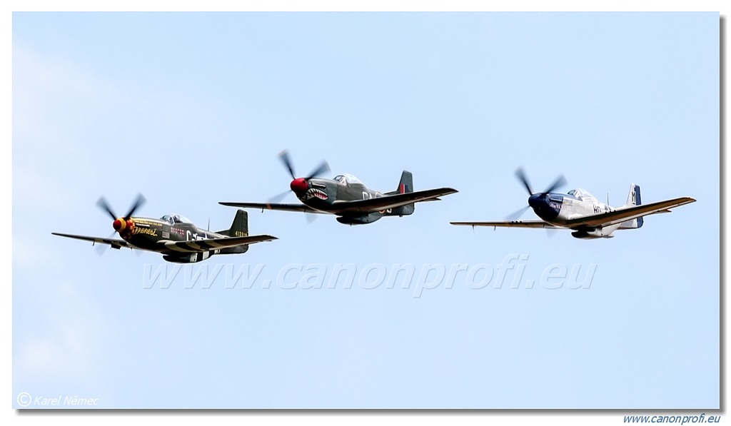 Horsemen Flight Team – 3x North American P-51D Mustang