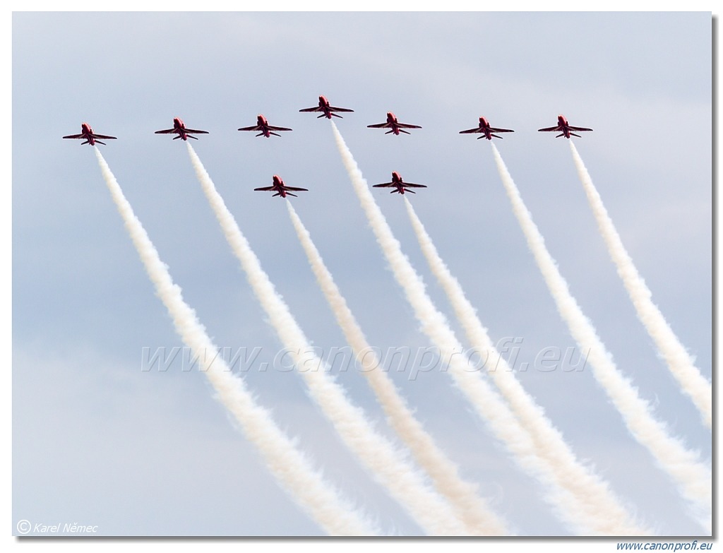 Red Arrows - 9x BAE Hawk T1