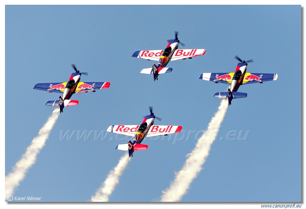 Red Bull - 4x XtremeAir XA-42 Sbach 342