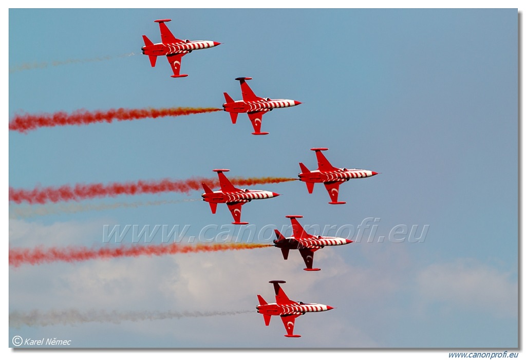 Türk Yıldızları (Turkish Stars) - 6x NF-5A, 2x NF-5B Freedom Fighter